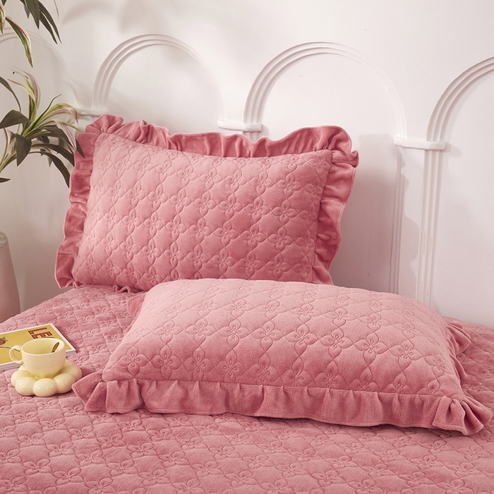 91家纺网 家纺一手货源 找家纺 （总）苏木年华 2025新款牛奶绒床盖荷叶边四件套-花颜