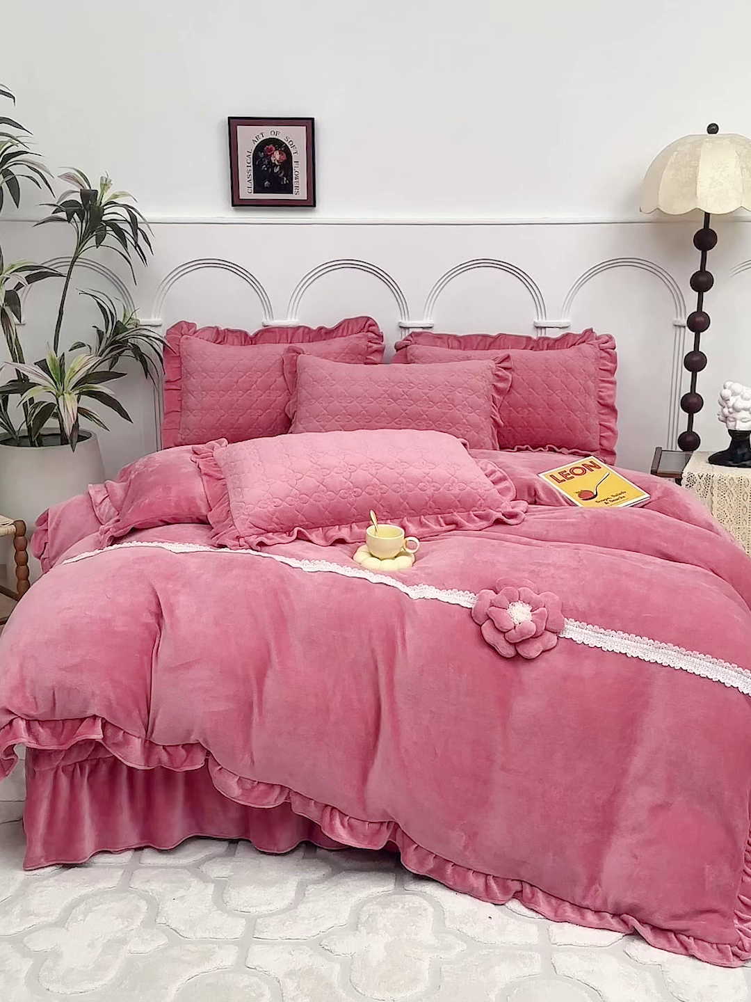 91家纺网 家纺一手货源 找家纺 苏木年华 2025新款牛奶绒床盖荷叶边四件套-花颜 花颜-豆沙红