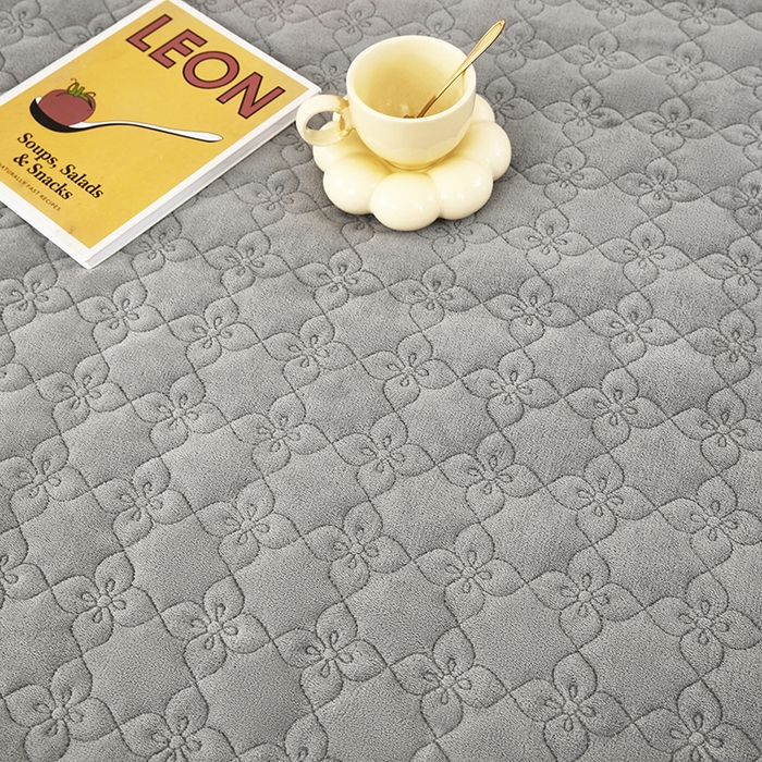 91家纺网 家纺一手货源 找家纺 苏木年华 2025新款牛奶绒床盖荷叶边四件套-花颜 花颜-高级灰