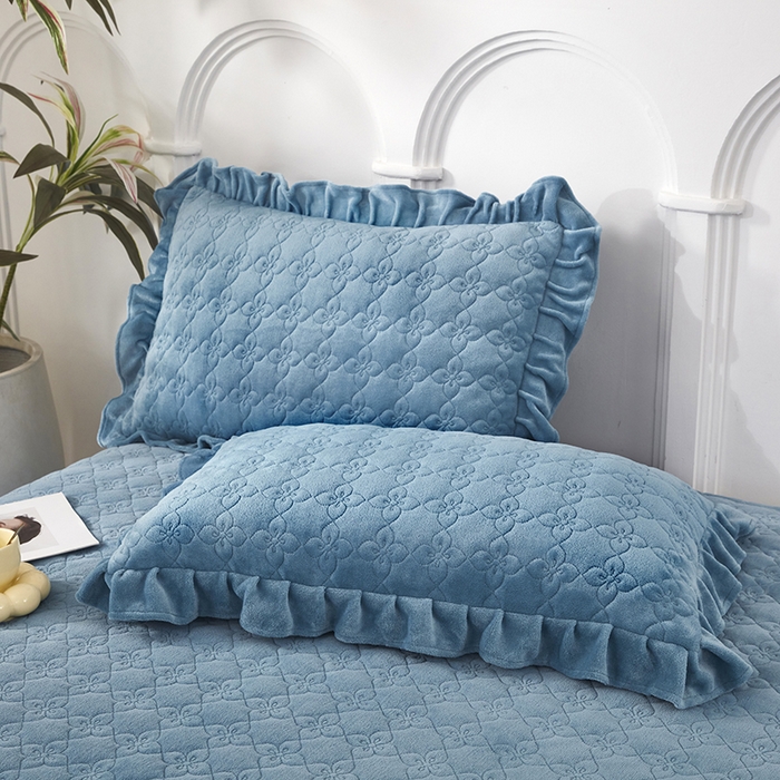 91家纺网 家纺一手货源 找家纺 苏木年华 2025新款牛奶绒床盖荷叶边四件套-花颜 花颜-活力蓝