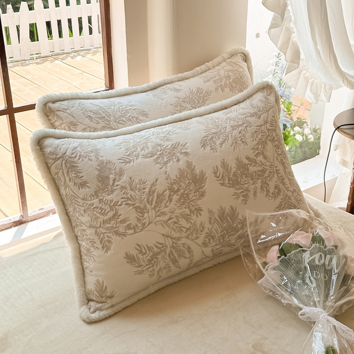 91家纺网 家纺一手货源 找家纺 亿品家纺 2025新款八斤立体雕花牛奶绒四件套 乐枝【米灰】