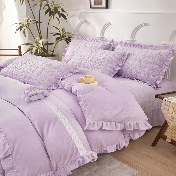 91家纺网 家纺一手货源 找家纺 苏木年华 2025新款牛奶绒床盖荷叶边四件套-花颜 花颜-魅力紫