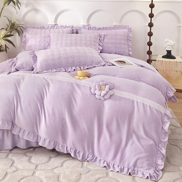 91家纺网 家纺一手货源 找家纺 苏木年华 2025新款牛奶绒床盖荷叶边四件套-花颜 花颜-魅力紫