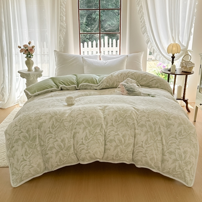 91家纺网 家纺一手货源 找家纺 亿品家纺 2025新款八斤立体雕花牛奶绒四件套 暮云春叶【绿】