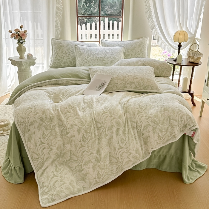 91家纺网 家纺一手货源 找家纺 亿品家纺 2025新款八斤立体雕花牛奶绒四件套 暮云春叶【绿】