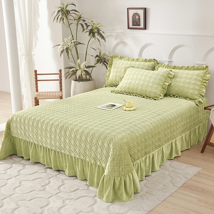 91家纺网 家纺一手货源 找家纺 苏木年华 2025新款牛奶绒床盖荷叶边四件套-花颜 花颜-抹茶绿