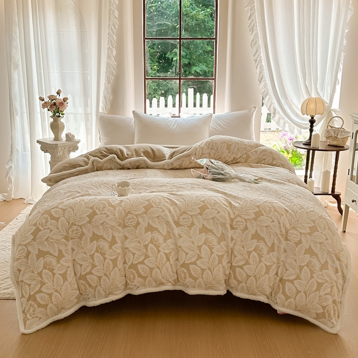 91家纺网 家纺一手货源 找家纺 亿品家纺 2025新款八斤立体雕花牛奶绒四件套 叶中花【卡其】