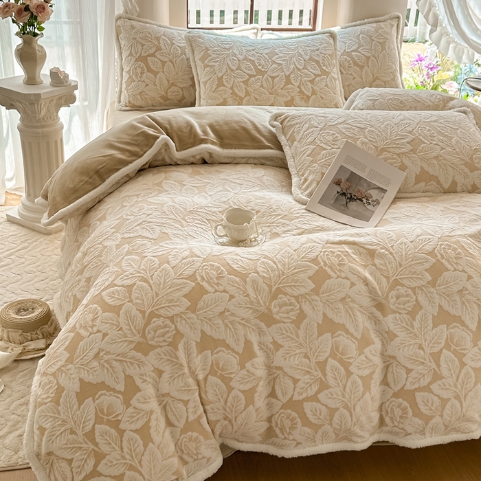 91家纺网 家纺一手货源 找家纺 亿品家纺 2025新款八斤立体雕花牛奶绒四件套 叶中花【卡其】