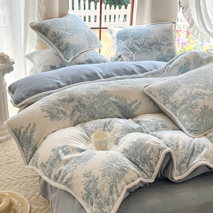 亿品家纺 2025新款八斤立体雕花牛奶绒四件套 云思梦想【蓝】
