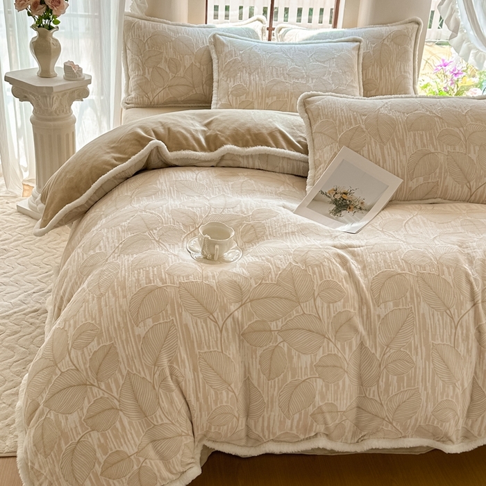 91家纺网 家纺一手货源 找家纺 亿品家纺 2025新款八斤立体雕花牛奶绒四件套 仲夏【卡其】