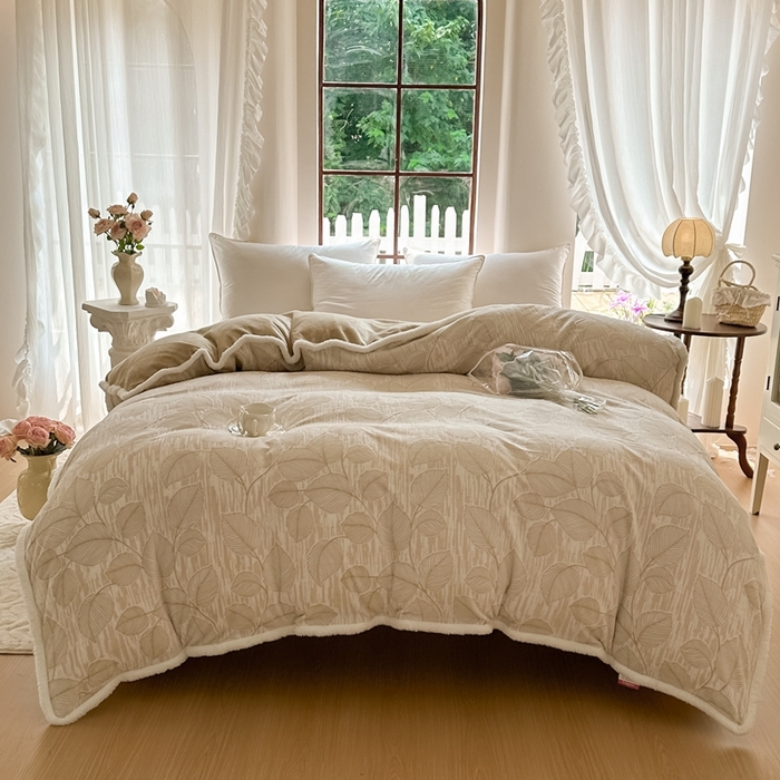 91家纺网 家纺一手货源 找家纺 亿品家纺 2025新款八斤立体雕花牛奶绒四件套 仲夏【卡其】