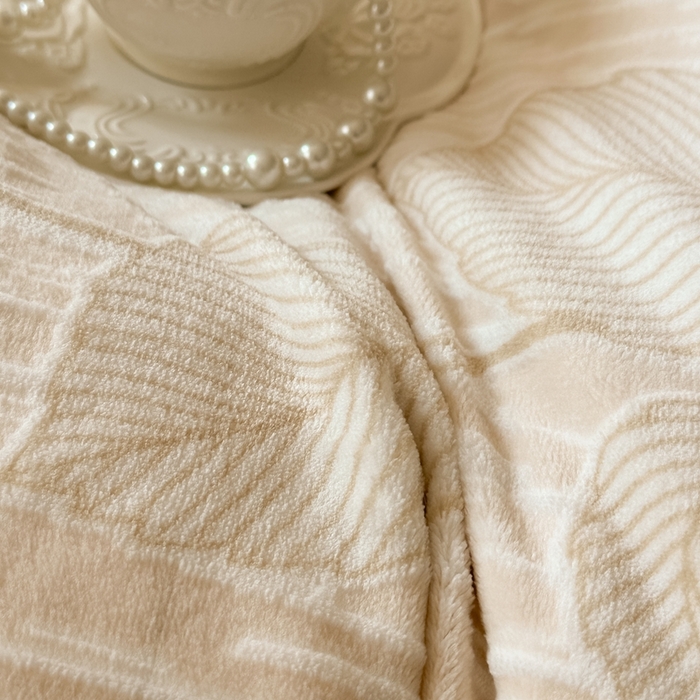 91家纺网 家纺一手货源 找家纺 亿品家纺 2025新款八斤立体雕花牛奶绒四件套 仲夏【卡其】