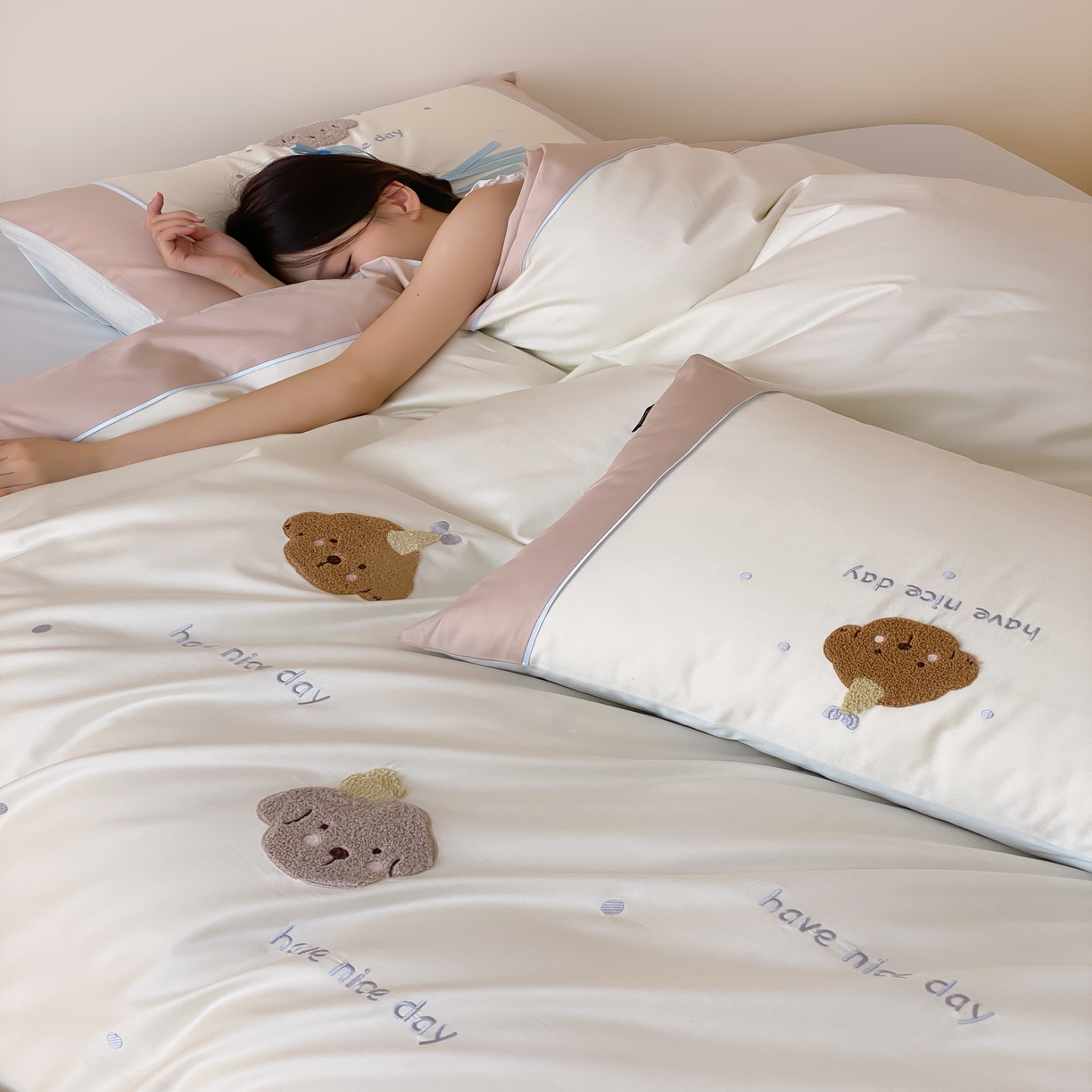 91家纺网 家纺一手货源 找家纺 （总）馨蕊家居 2025秋冬新品100支卡通高定系列棉卡通-奶糖（会员-20） 控价：328/388/408