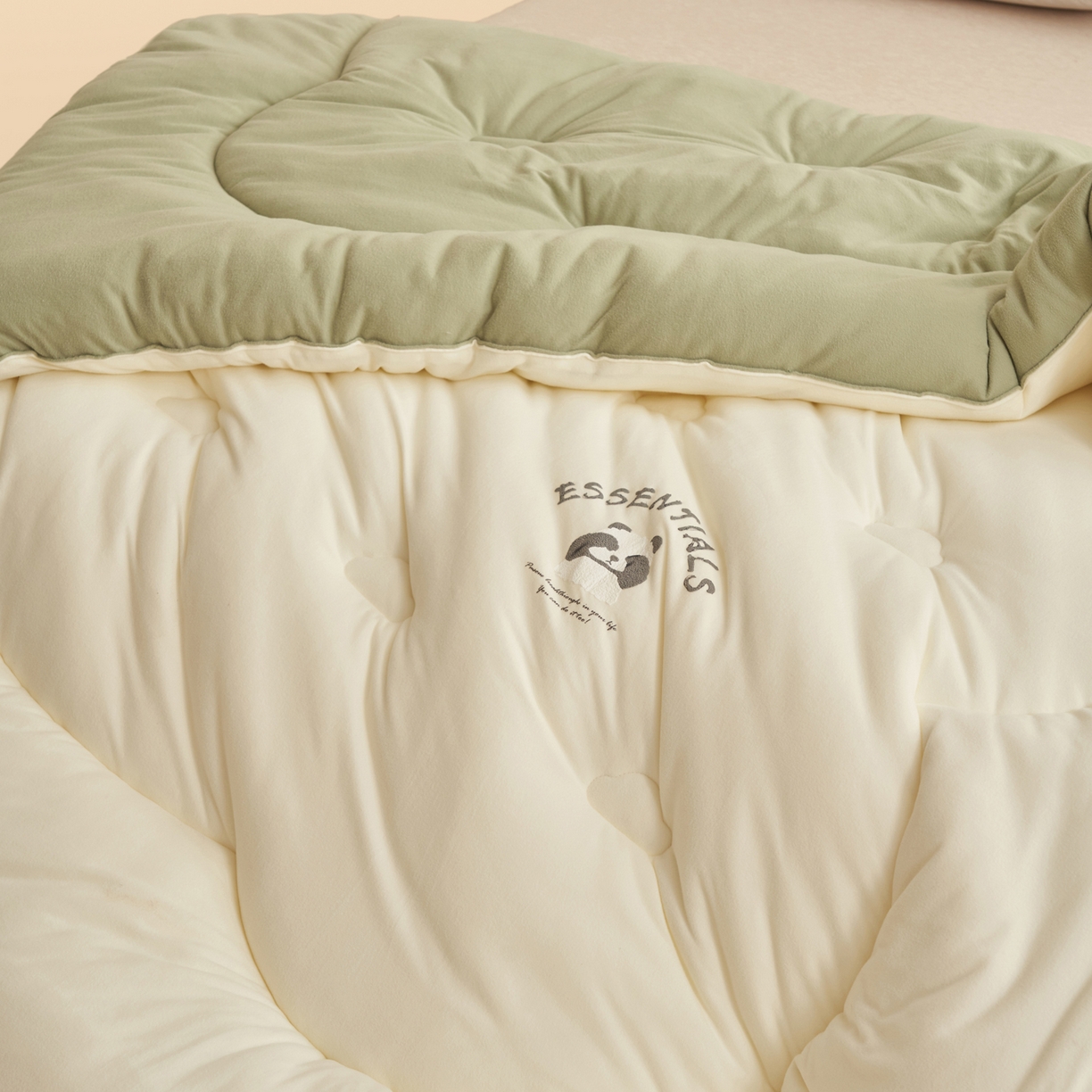 91家纺网 家纺一手货源 找家纺 子由家居 2025新款针织德绒猫猫大豆冬被被子被芯 猫猫被-奶杏