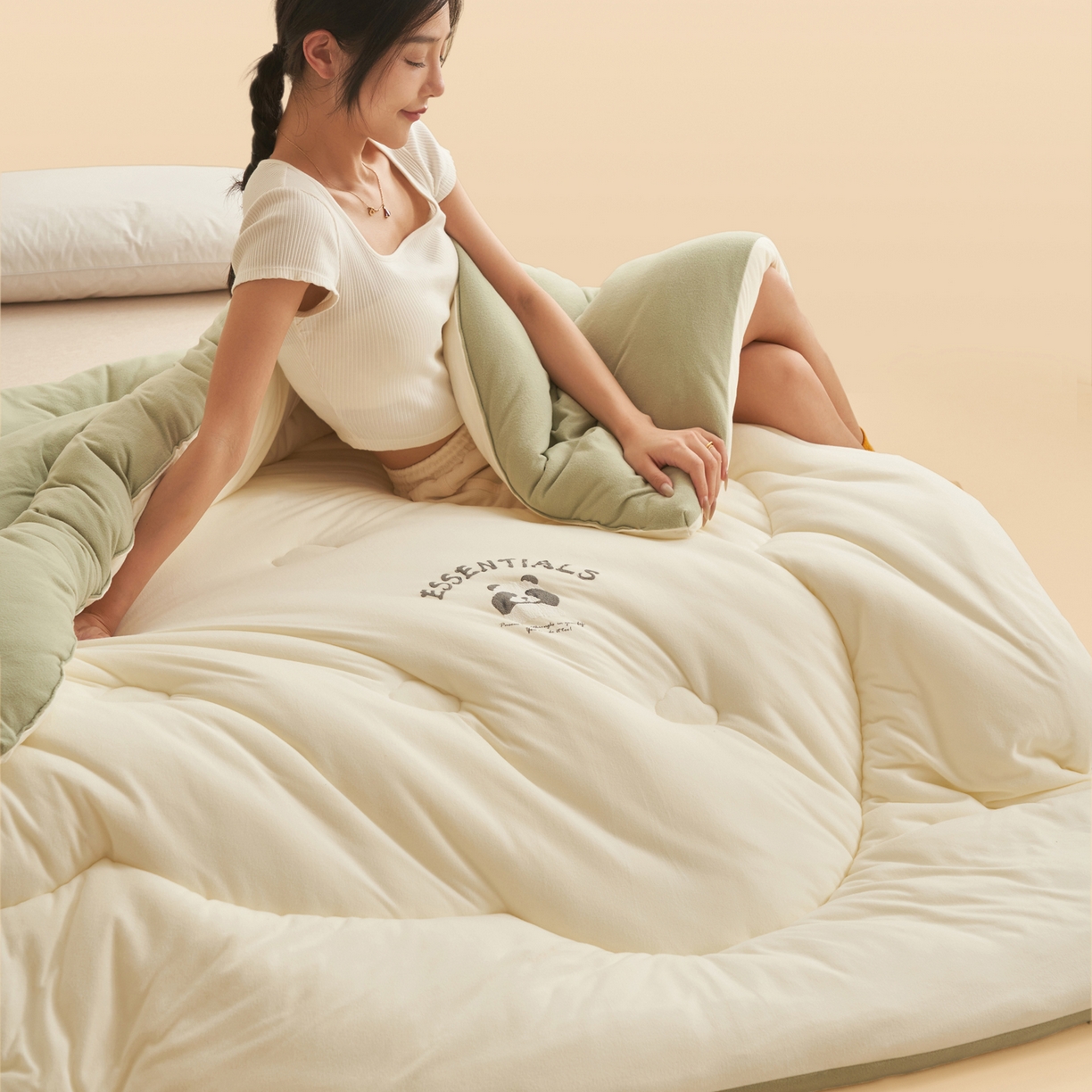 91家纺网 家纺一手货源 找家纺 子由家居 2025新款针织德绒猫猫大豆冬被被子被芯 猫猫被-奶杏