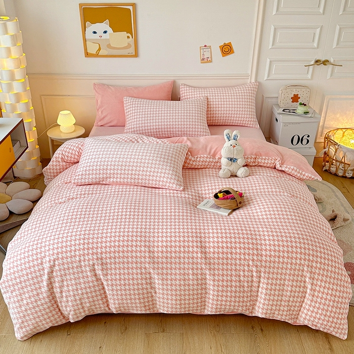 91家纺网 家纺一手货源 找家纺 卡普 2025新款牛奶绒印花单被套千鸟格