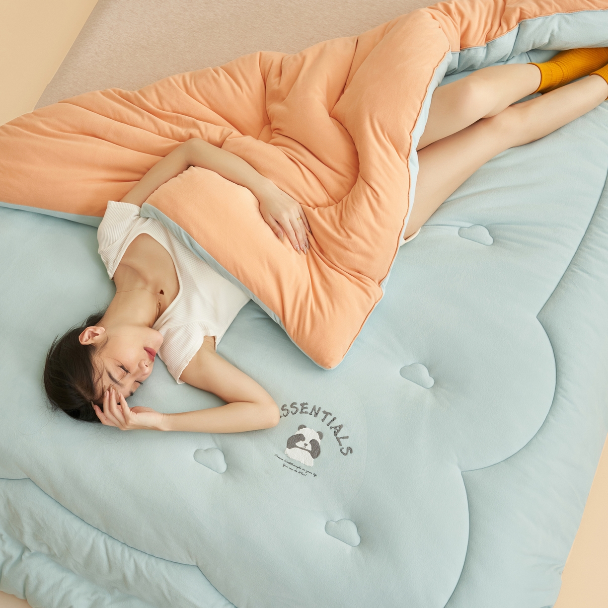 91家纺网 家纺一手货源 找家纺 子由家居 2025新款针织德绒猫猫大豆冬被被子被芯 猫猫被-浅绿