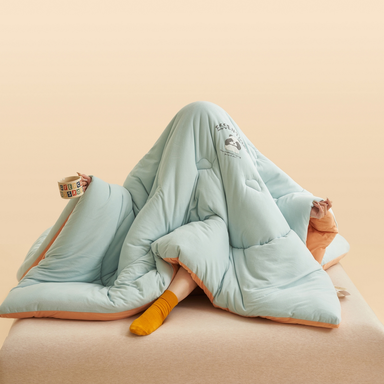 91家纺网 家纺一手货源 找家纺 子由家居 2025新款针织德绒猫猫大豆冬被被子被芯 猫猫被-浅绿