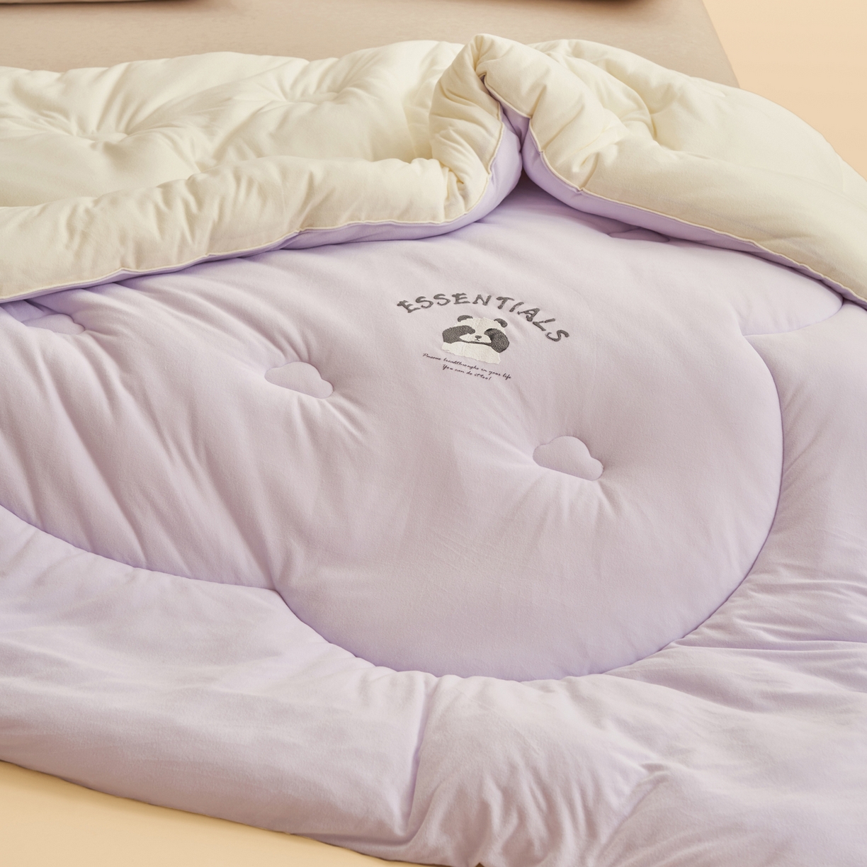 91家纺网 家纺一手货源 找家纺 子由家居 2025新款针织德绒猫猫大豆冬被被子被芯 猫猫被-浅紫