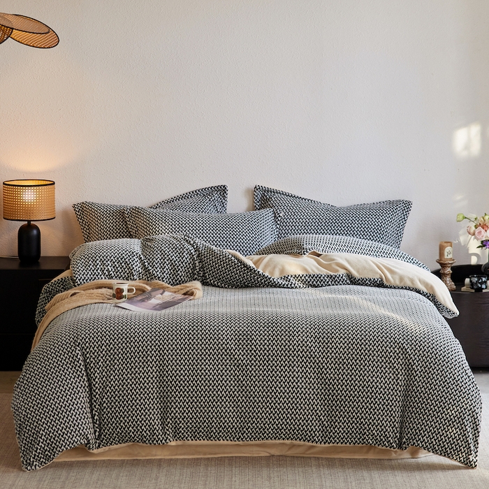 91家纺网 家纺一手货源 找家纺 千朵森 2025新款加厚250克全消光提花印花牛奶绒-谧雅 谧雅子墨  开版