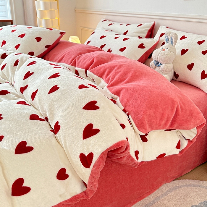 91家纺网 家纺一手货源 找家纺 卡普 2025新款牛奶绒印花单被套爱意满满