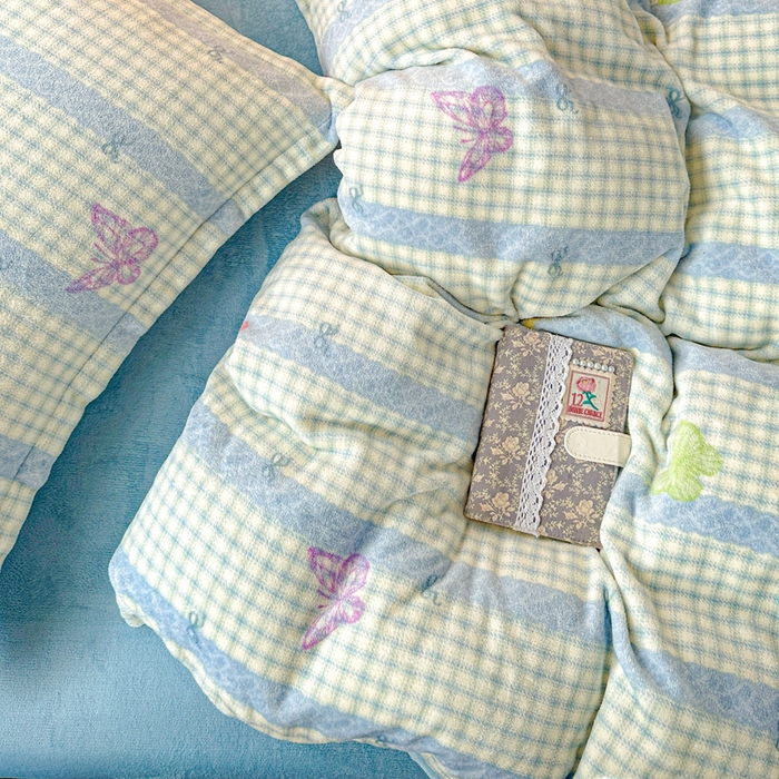 91家纺网 家纺一手货源 找家纺 卡普 2025新款牛奶绒印花单被套蝶舞格韵