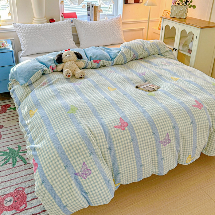 91家纺网 家纺一手货源 找家纺 卡普 2025新款牛奶绒印花单被套蝶舞格韵