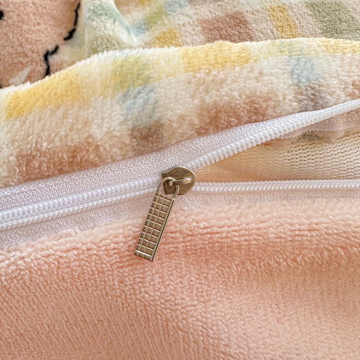 91家纺网 家纺一手货源 找家纺 卡普 2025新款牛奶绒印花单被套凯蒂乐园