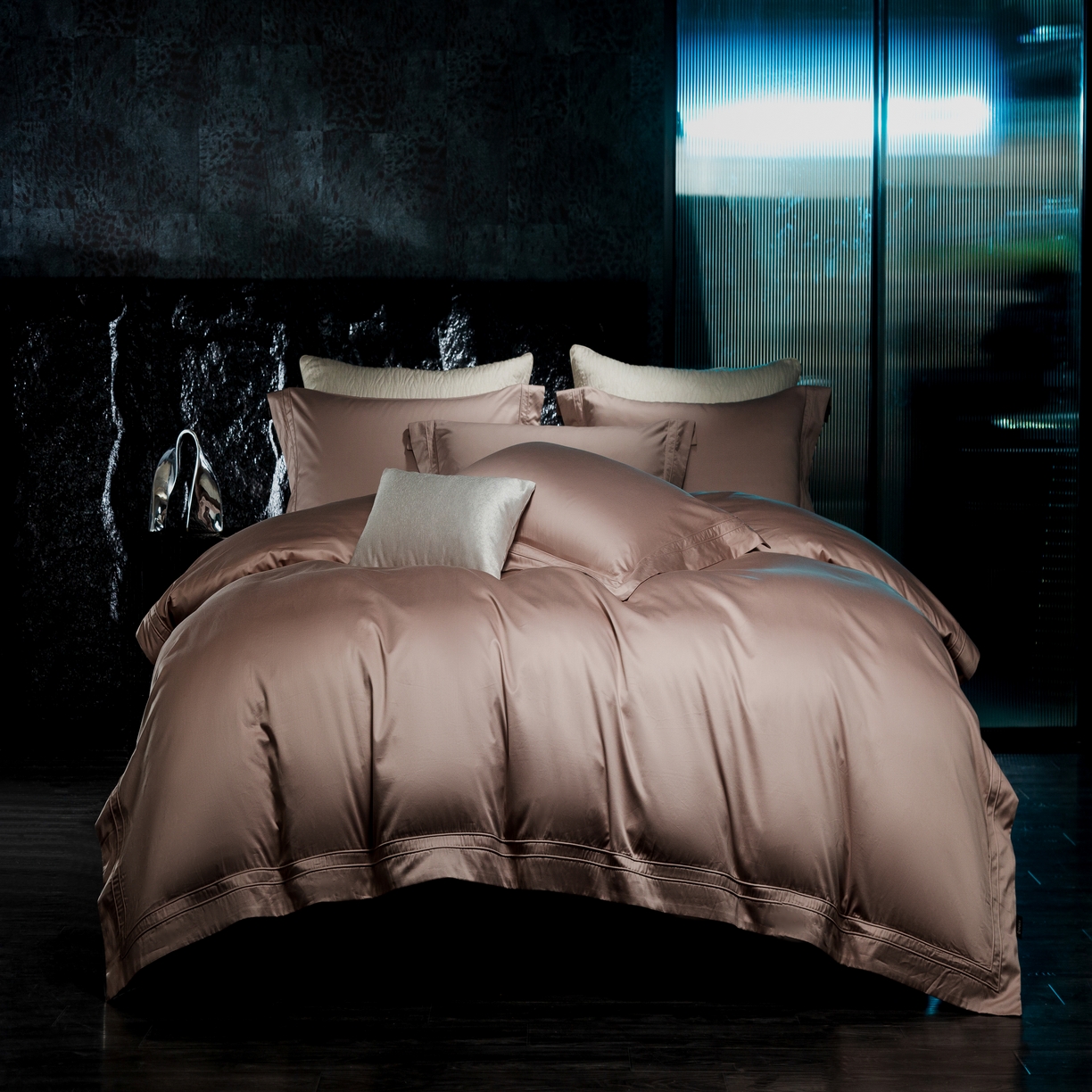 91家纺网 家纺一手货源 找家纺 馨蕊家居 2025秋冬新品100支双股高奢典藏简约全棉系列棉-凯文（会员-20） 劵后控价：不低于488/518 棉凯文-粉豆沙