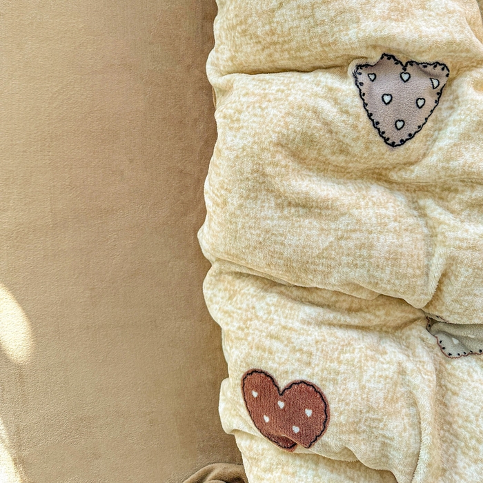 91家纺网 家纺一手货源 找家纺 卡普 2025新款牛奶绒印花单被套萌萌熊