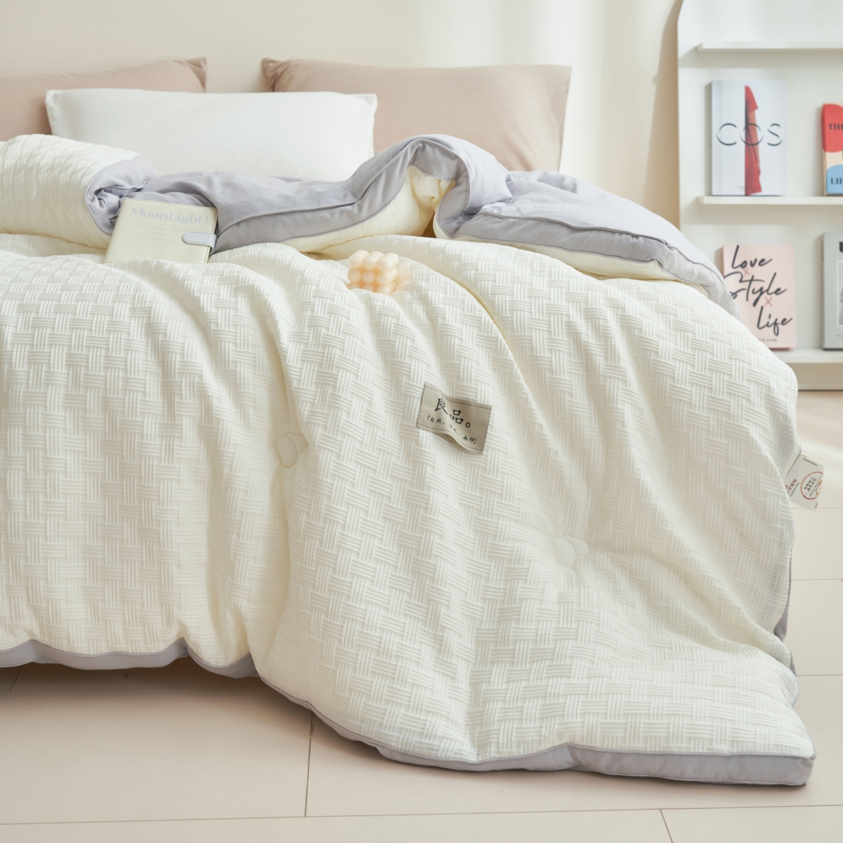 91家纺网 家纺一手货源 找家纺 子由家居 2025新款针织良品格拼色大豆纤维冬被被子被芯 良品格-白+灰