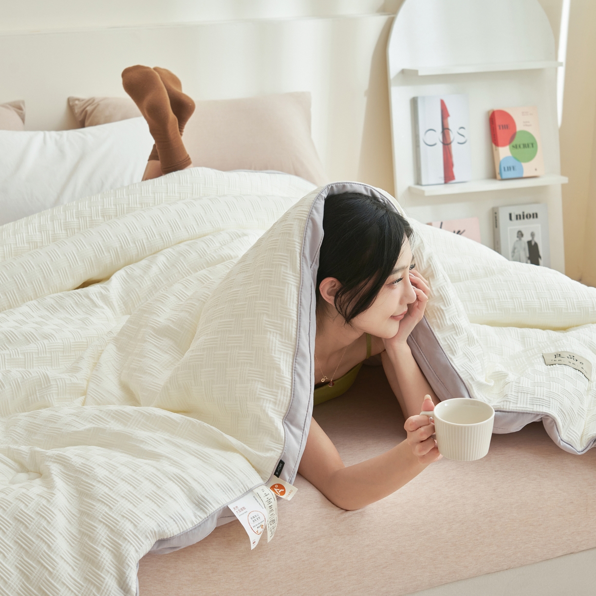 91家纺网 家纺一手货源 找家纺 子由家居 2025新款针织良品格拼色大豆纤维冬被被子被芯 良品格-白+灰