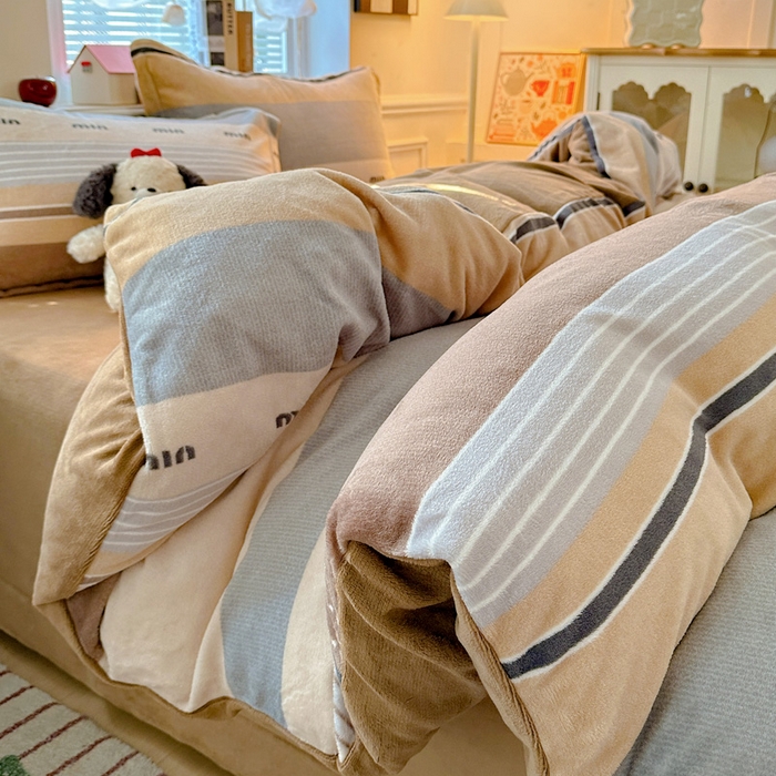 91家纺网 家纺一手货源 找家纺 卡普 2025新款牛奶绒印花单被套米兰风尚