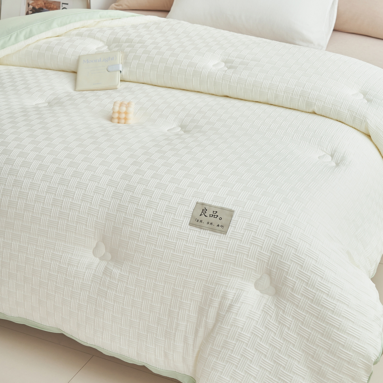 91家纺网 家纺一手货源 找家纺 子由家居 2025新款针织良品格拼色大豆纤维冬被被子被芯 良品格-白+绿