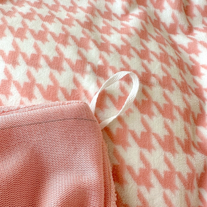 91家纺网 家纺一手货源 找家纺 卡普 2025新款牛奶绒印花单被套千鸟格