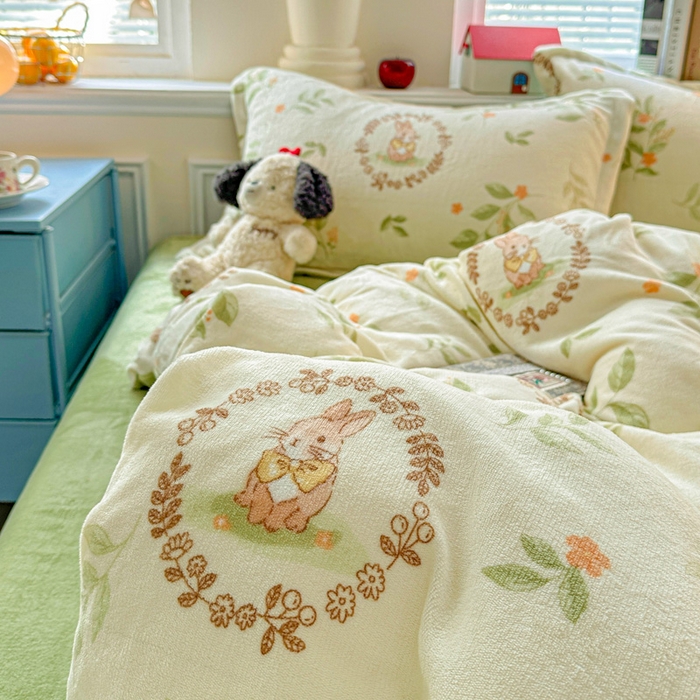 91家纺网 家纺一手货源 找家纺 卡普 2025新款牛奶绒印花单被套森林小兔