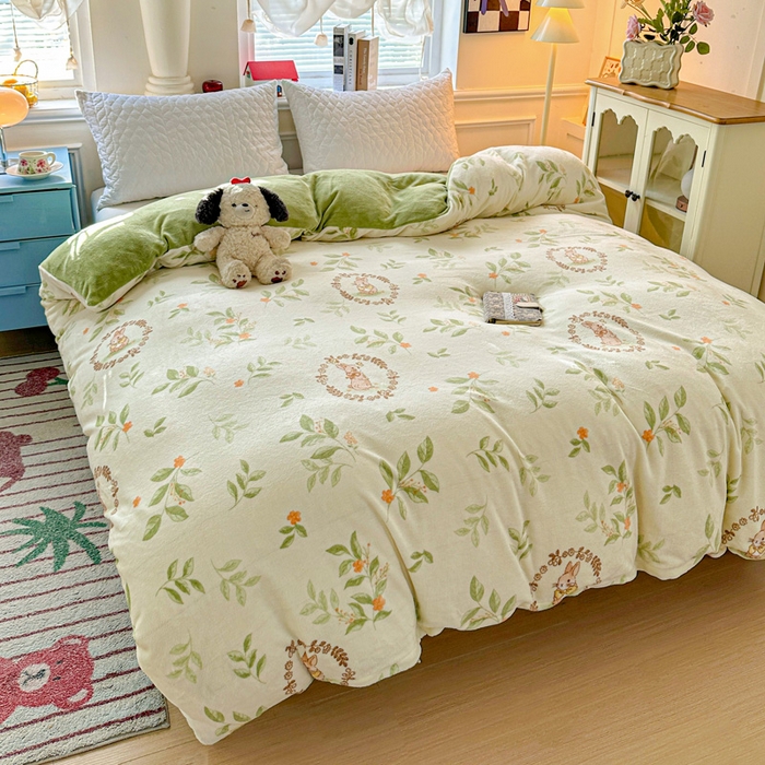 91家纺网 家纺一手货源 找家纺 卡普 2025新款牛奶绒印花单被套森林小兔