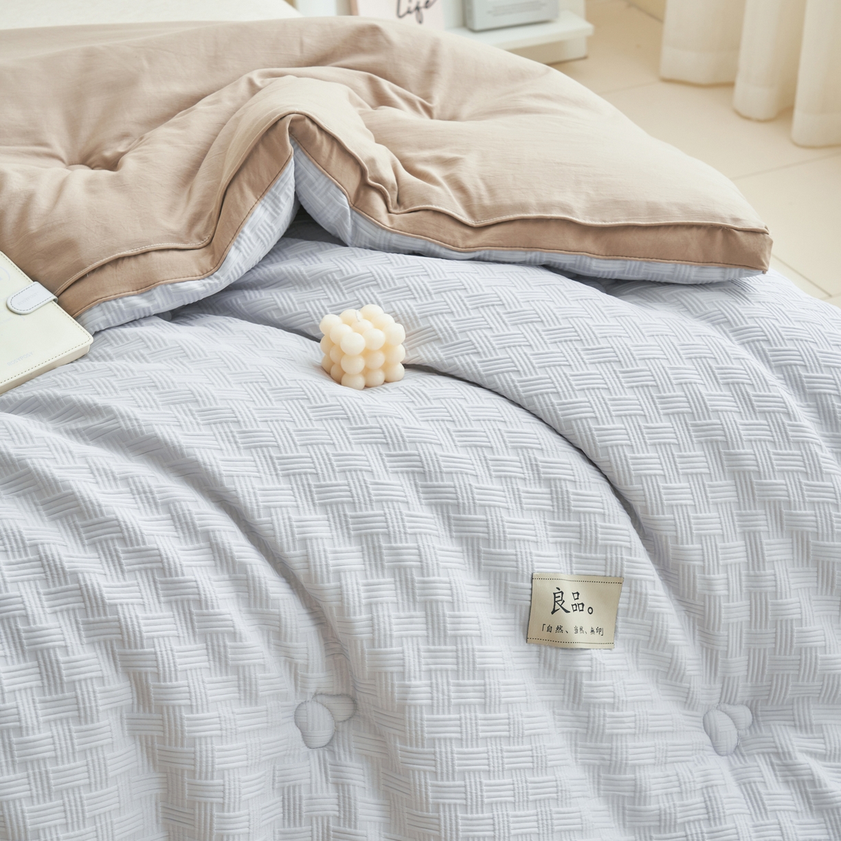 91家纺网 家纺一手货源 找家纺 子由家居 2025新款针织良品格拼色大豆纤维冬被被子被芯 良品格-灰+驼