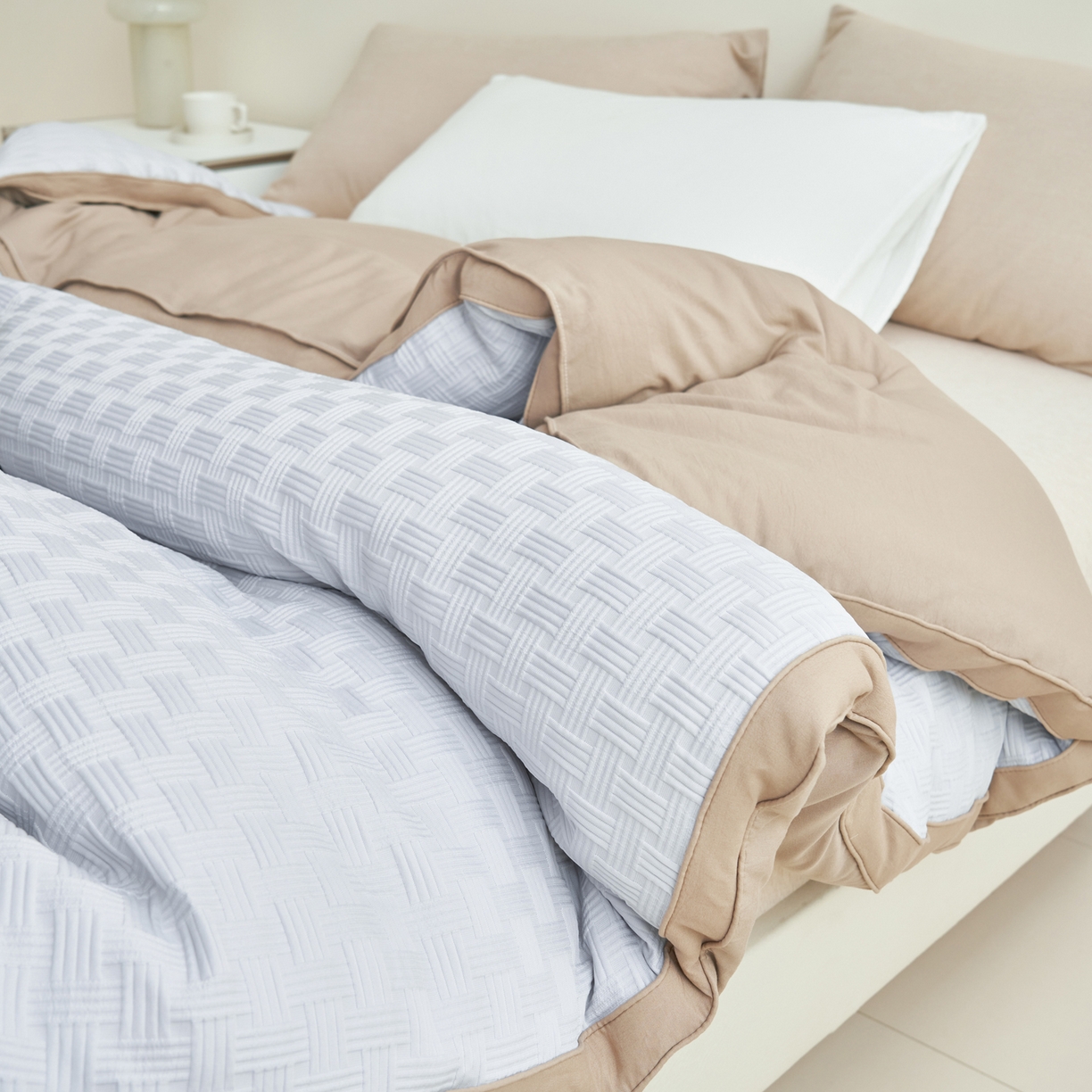 91家纺网 家纺一手货源 找家纺 子由家居 2025新款针织良品格拼色大豆纤维冬被被子被芯 良品格-灰+驼