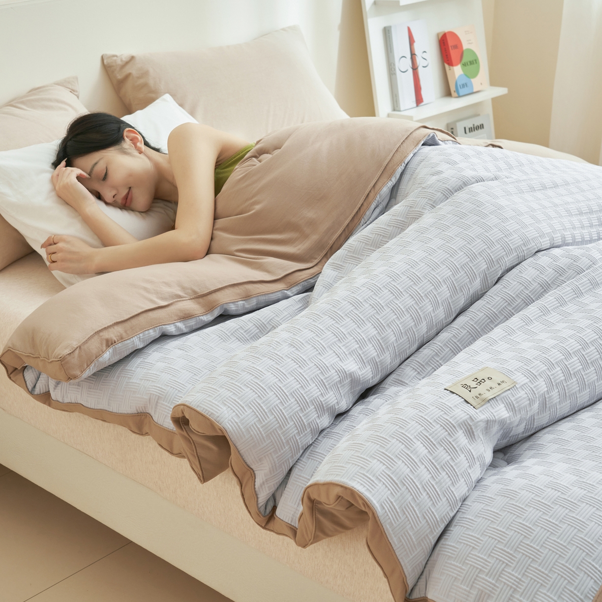 91家纺网 家纺一手货源 找家纺 子由家居 2025新款针织良品格拼色大豆纤维冬被被子被芯 良品格-灰+驼