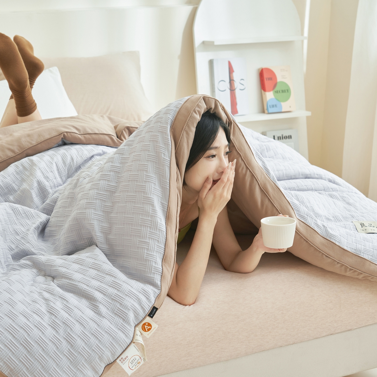 91家纺网 家纺一手货源 找家纺 子由家居 2025新款针织良品格拼色大豆纤维冬被被子被芯 良品格-灰+驼