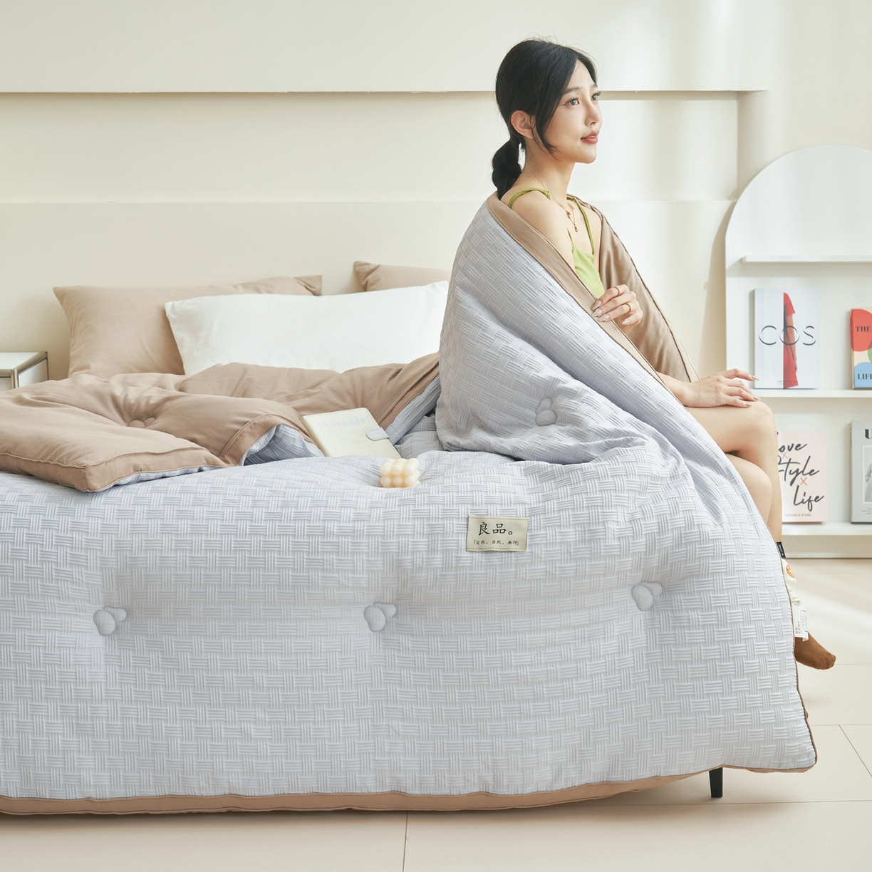 91家纺网 家纺一手货源 找家纺 子由家居 2025新款针织良品格拼色大豆纤维冬被被子被芯 良品格-灰+驼