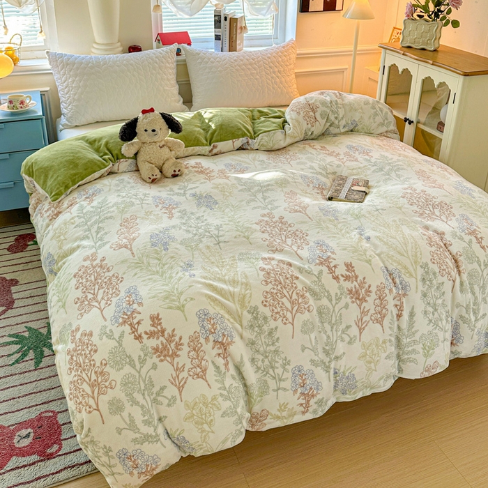 91家纺网 家纺一手货源 找家纺 卡普 2025新款牛奶绒印花单被套幽兰花谷