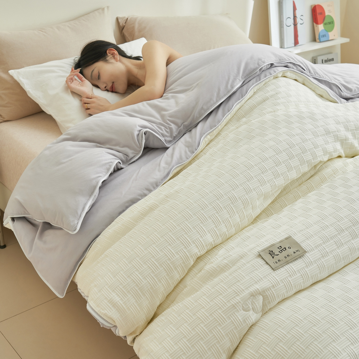 91家纺网 家纺一手货源 找家纺 子由家居 2025新款良品格大豆子母冬被被子被芯 子母被-白+灰