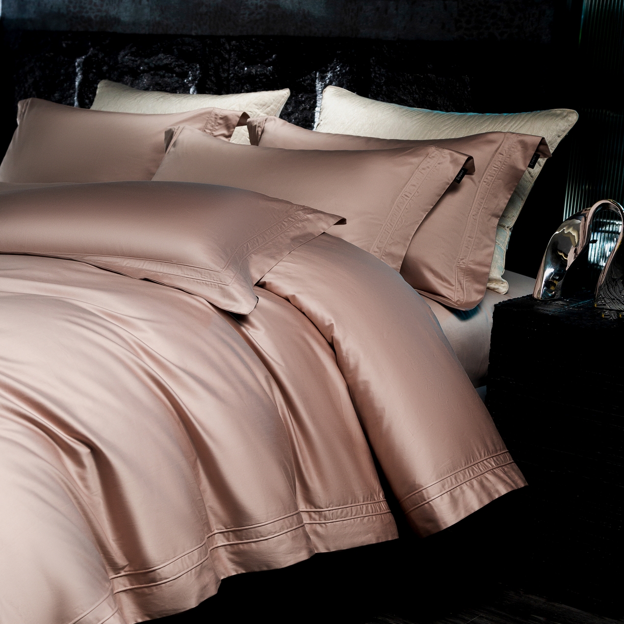 91家纺网 家纺一手货源 找家纺 馨蕊家居 2025秋冬新品100支双股高奢典藏简约全棉系列棉-凯文（会员-20） 劵后控价：不低于488/518 棉凯文-粉豆沙