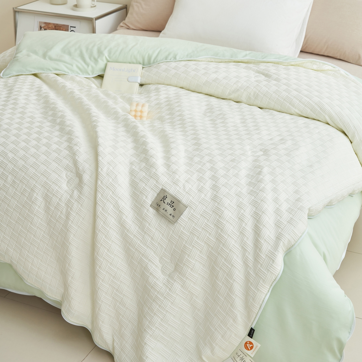 91家纺网 家纺一手货源 找家纺 子由家居 2025新款良品格大豆子母冬被被子被芯 子母被-白+绿
