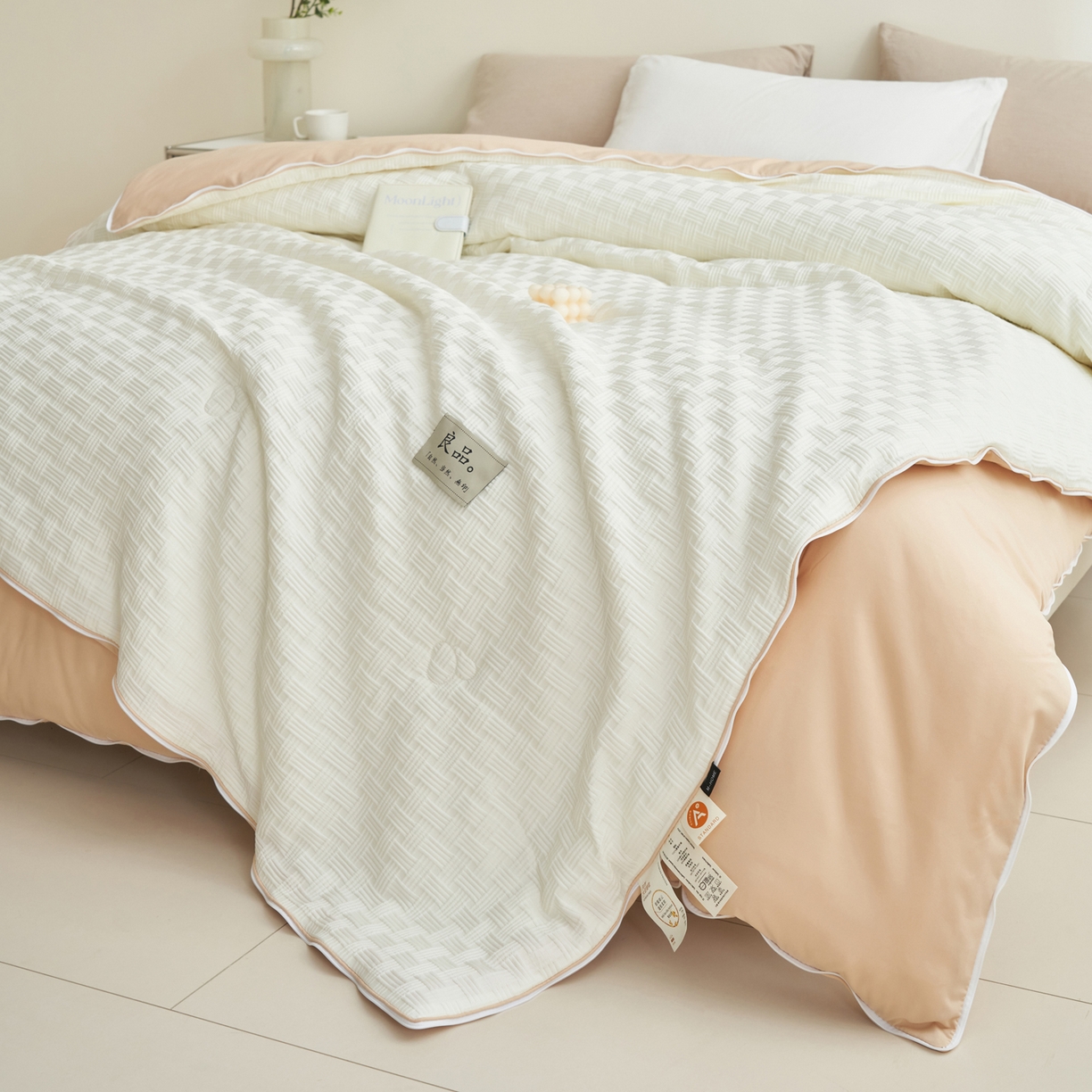 91家纺网 家纺一手货源 找家纺 子由家居 2025新款良品格大豆子母冬被被子被芯 子母被-白+杏