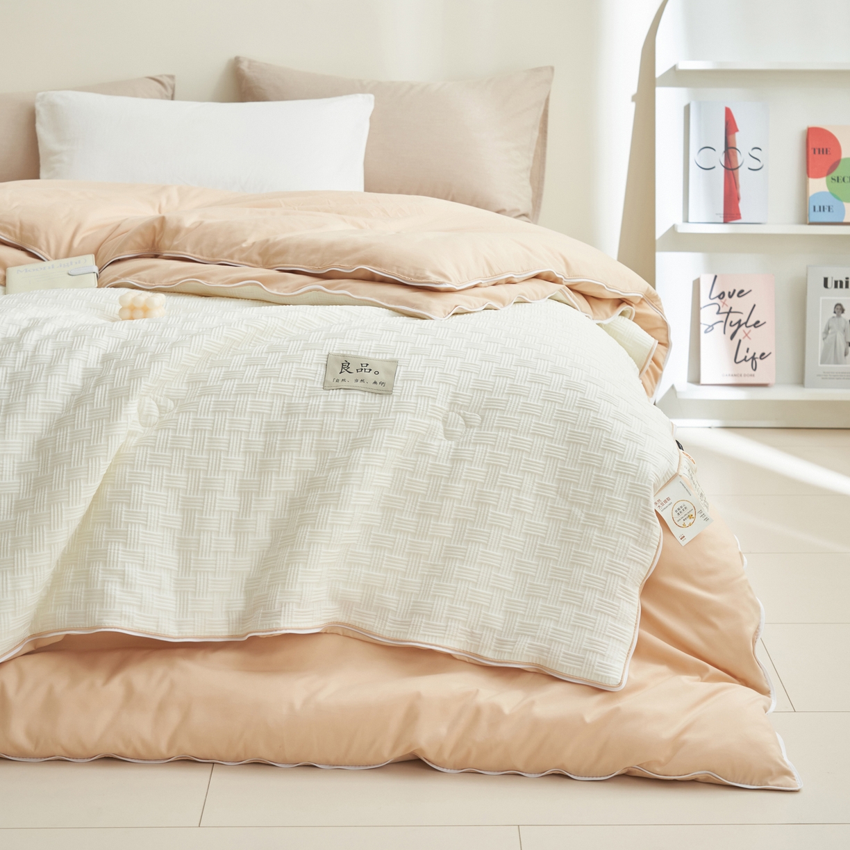 91家纺网 家纺一手货源 找家纺 子由家居 2025新款良品格大豆子母冬被被子被芯 子母被-白+杏