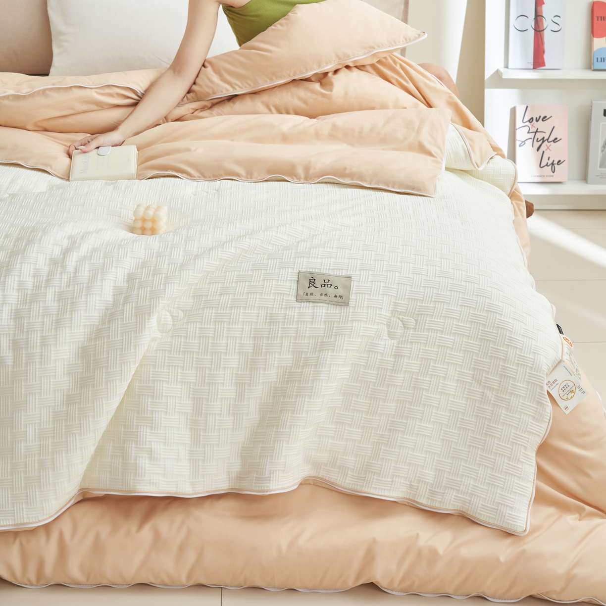 91家纺网 家纺一手货源 找家纺 子由家居 2025新款良品格大豆子母冬被被子被芯 子母被-白+杏