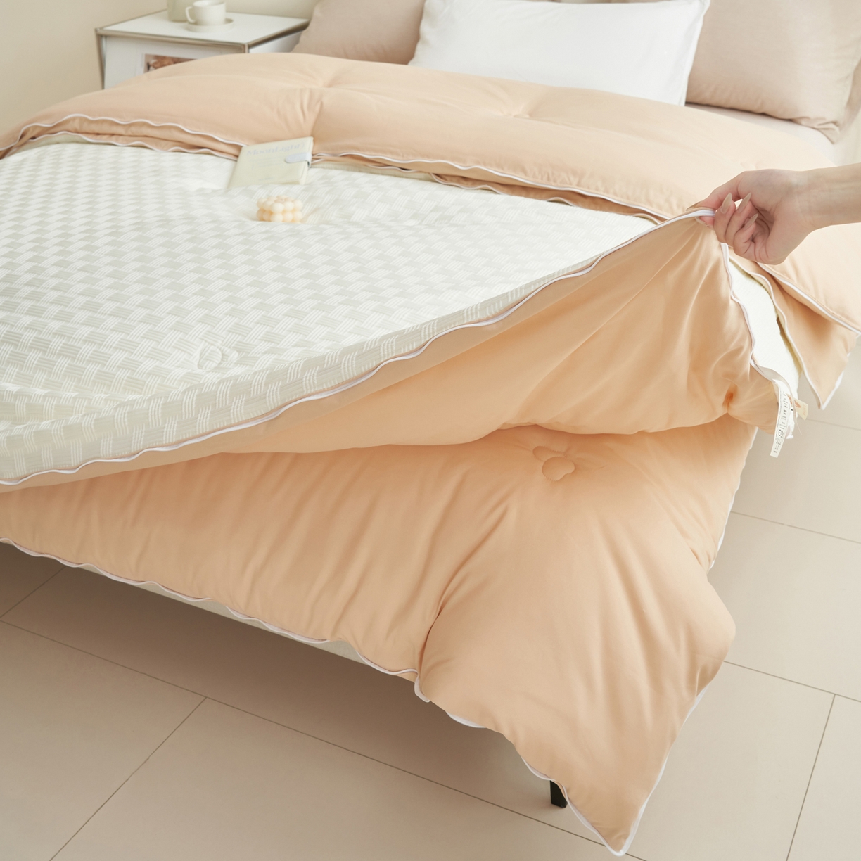 91家纺网 家纺一手货源 找家纺 子由家居 2025新款良品格大豆子母冬被被子被芯 子母被-白+杏